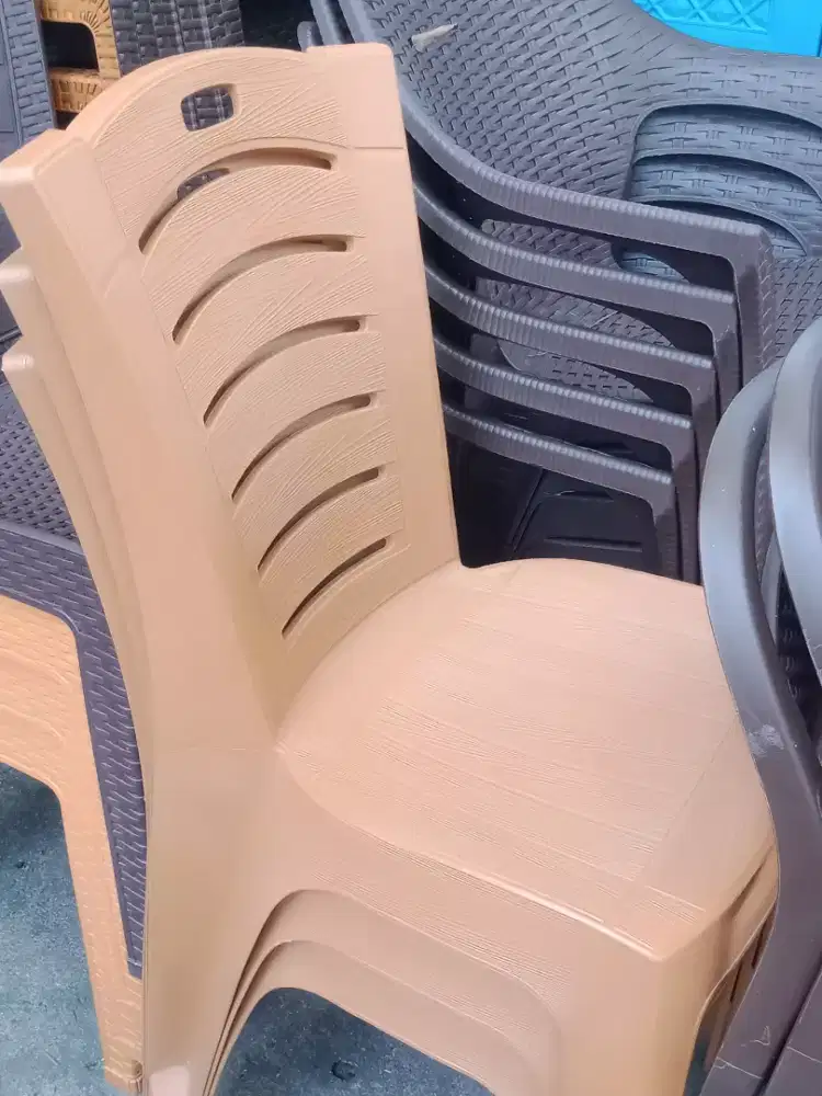 KURSI PLASTIK NAPOLLY NEW EDITION