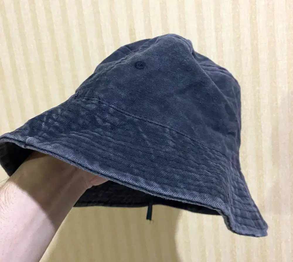 Topi/ Bucket Hat Pria Warna Hitam