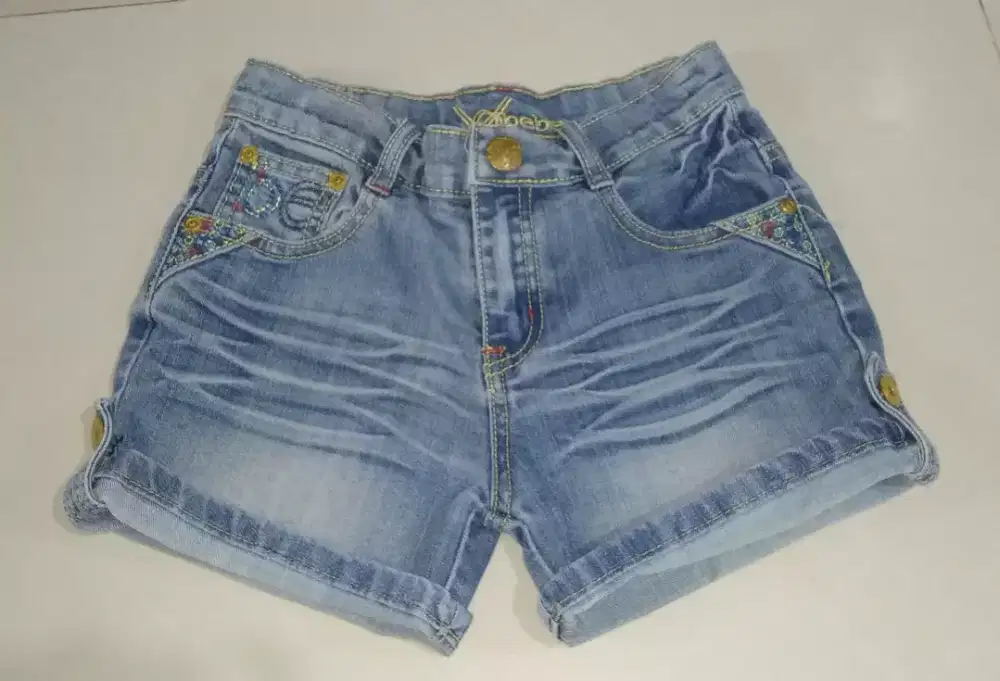 Jeans pendek anak Bebe