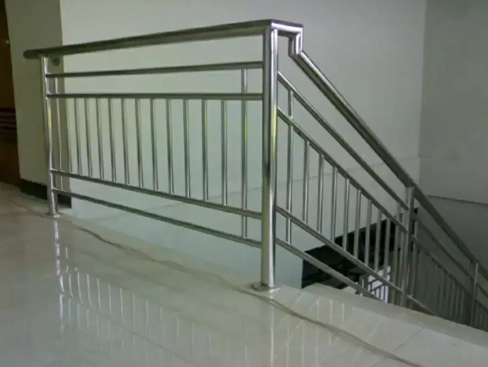 Railing Tangga Stainless