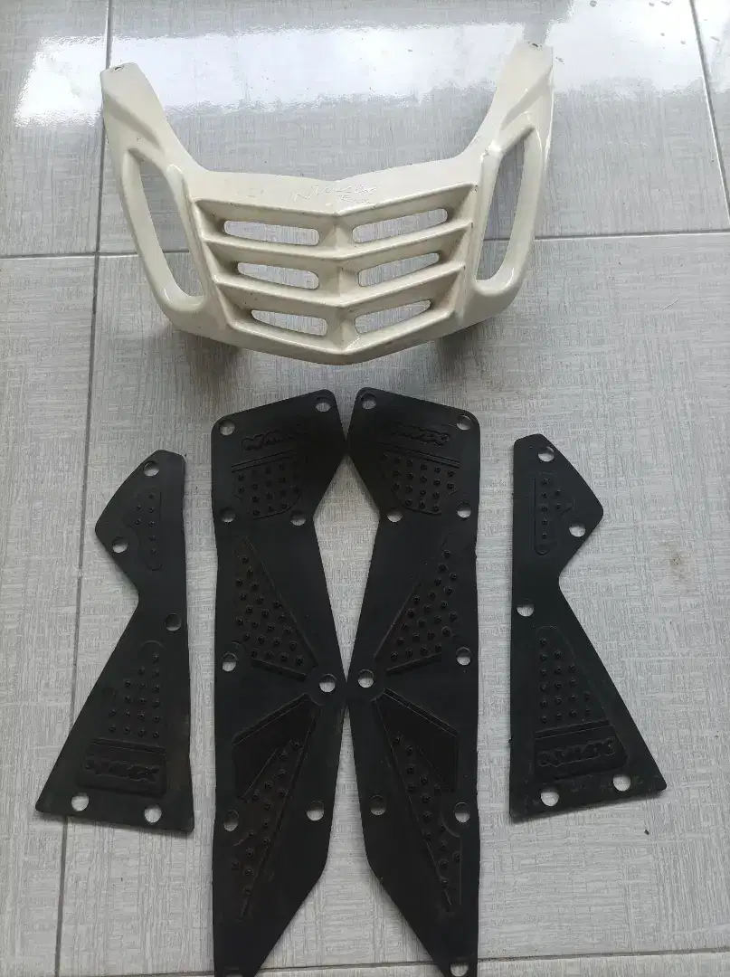 Cover lampu belakang n max warna putih net