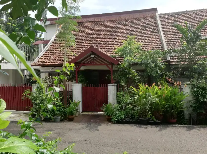 Dijual rumah lokasi strategis benhil Jauh dari kebisingan