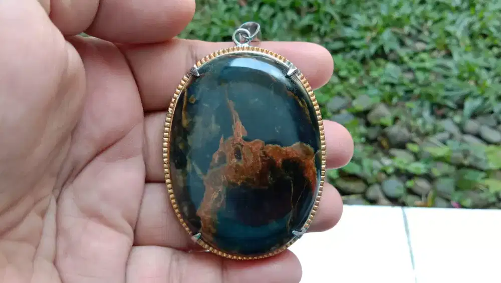 Liontin motif batu Blue Oval