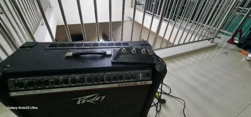 Amplyfier peavey special 212 transtube usa