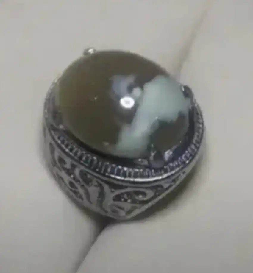 Cincin batu akik solar susu langka