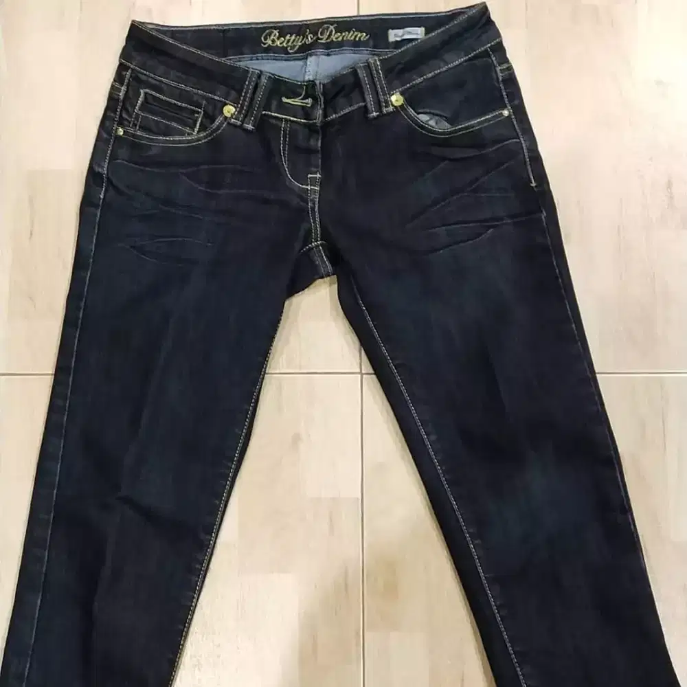 Celana jeans ponggol body glove