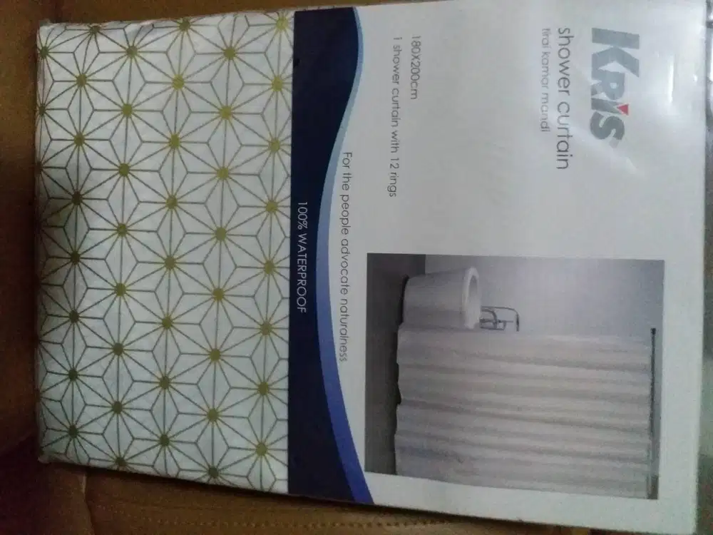 Tirai kamar mandi kris