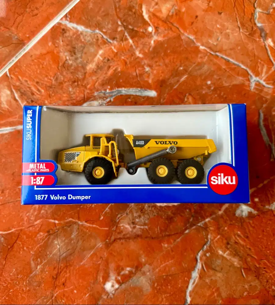Siku Super Volvo Dumper Truck