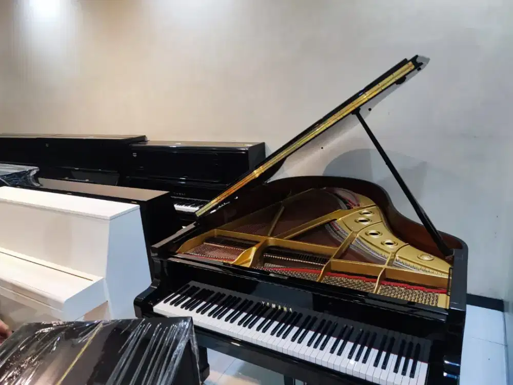 Grand piano yamaha c3