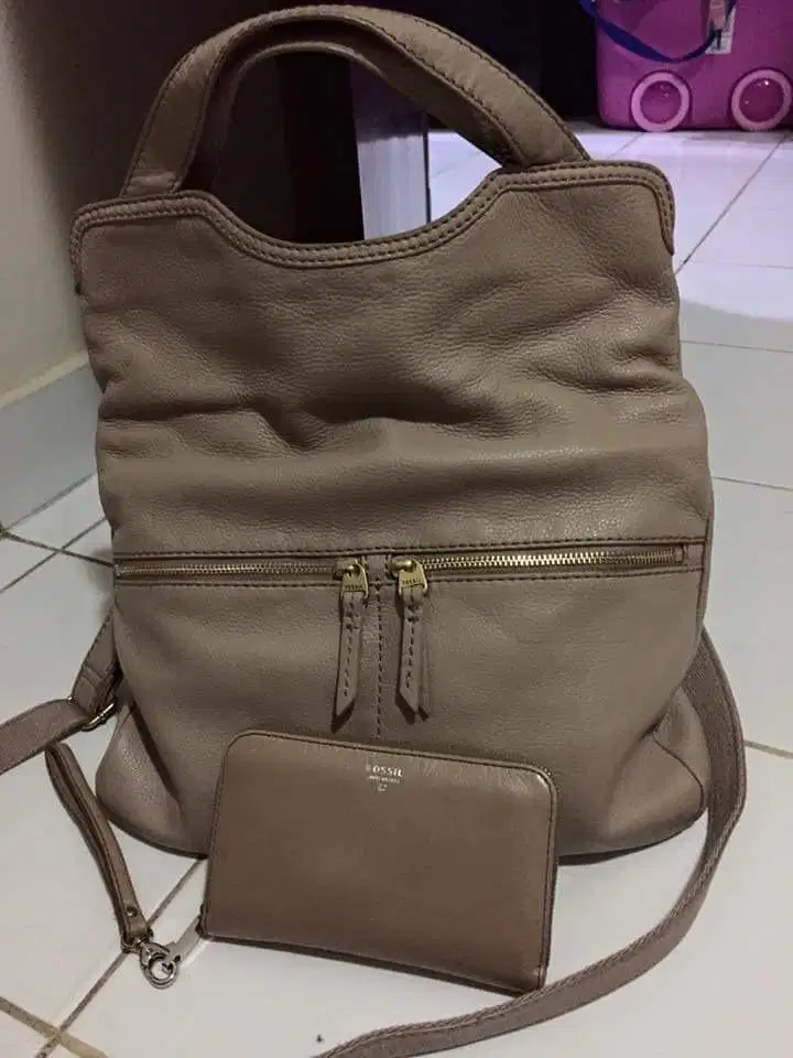 Preloved Fossil Bag only