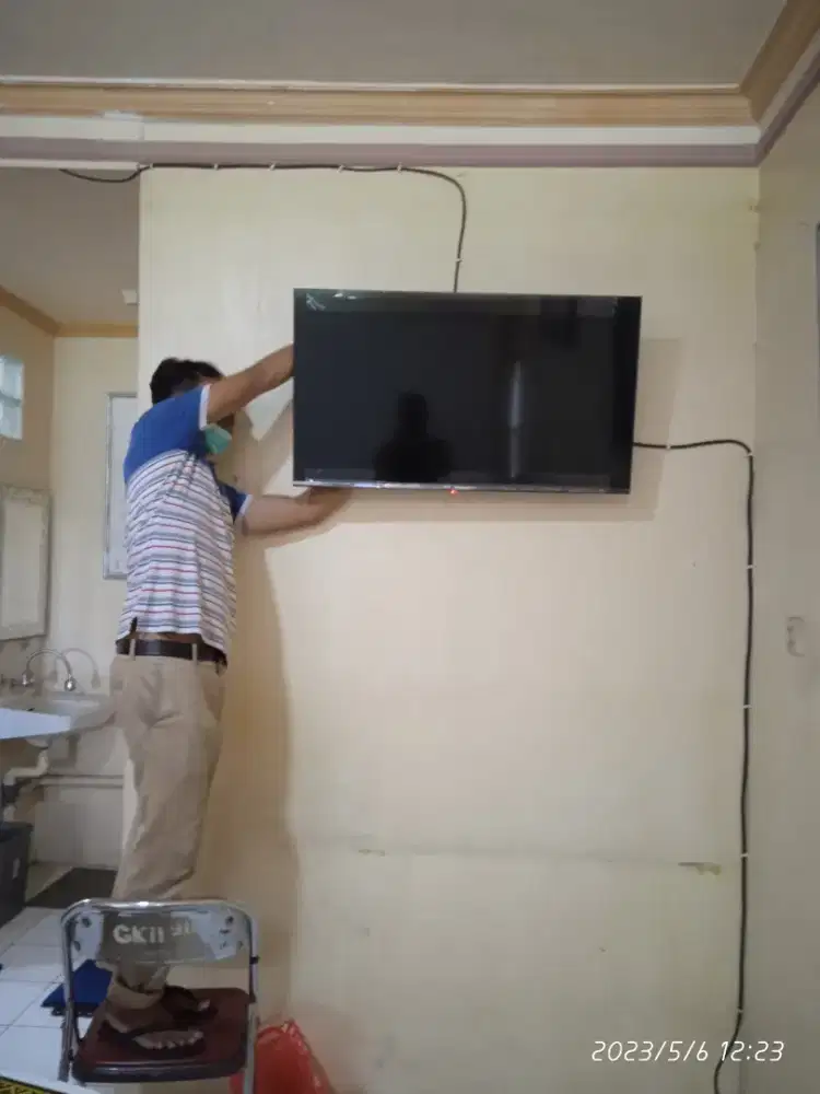 BRAKET LED BRACKET TV