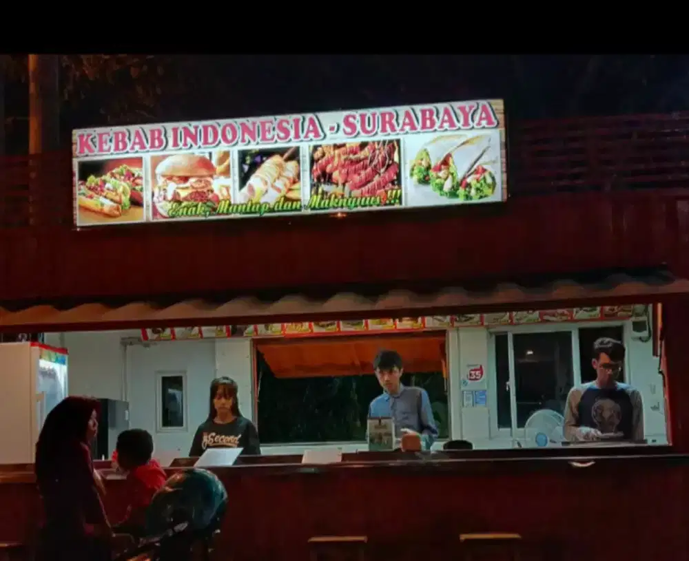 Neon box dan papan nama