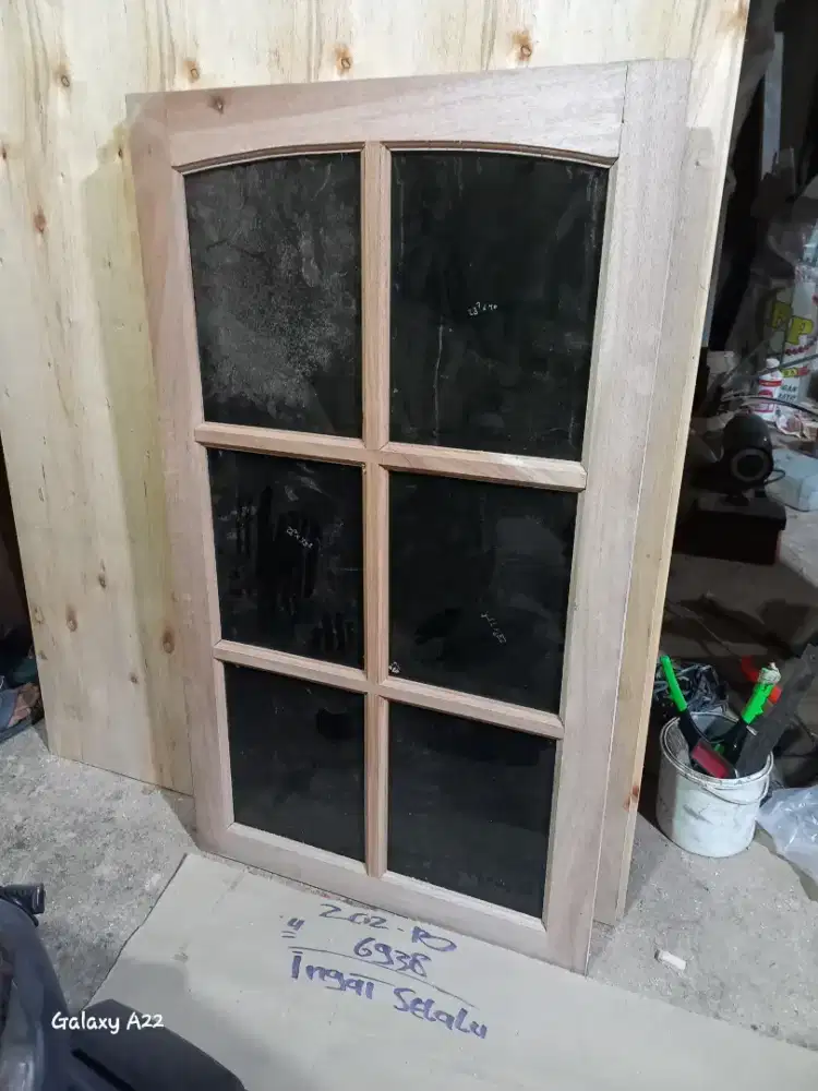 Jendela kayu ready