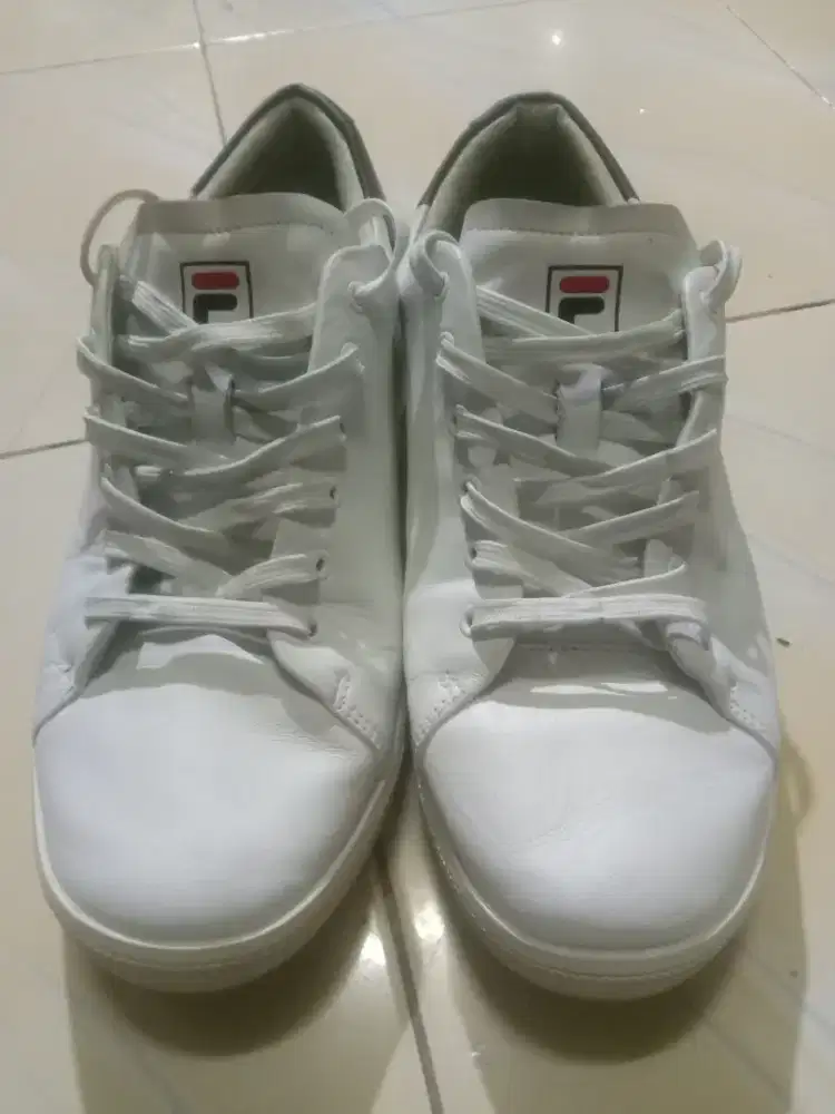 Sepatu fila barang bekas UK  39 insole 24,5