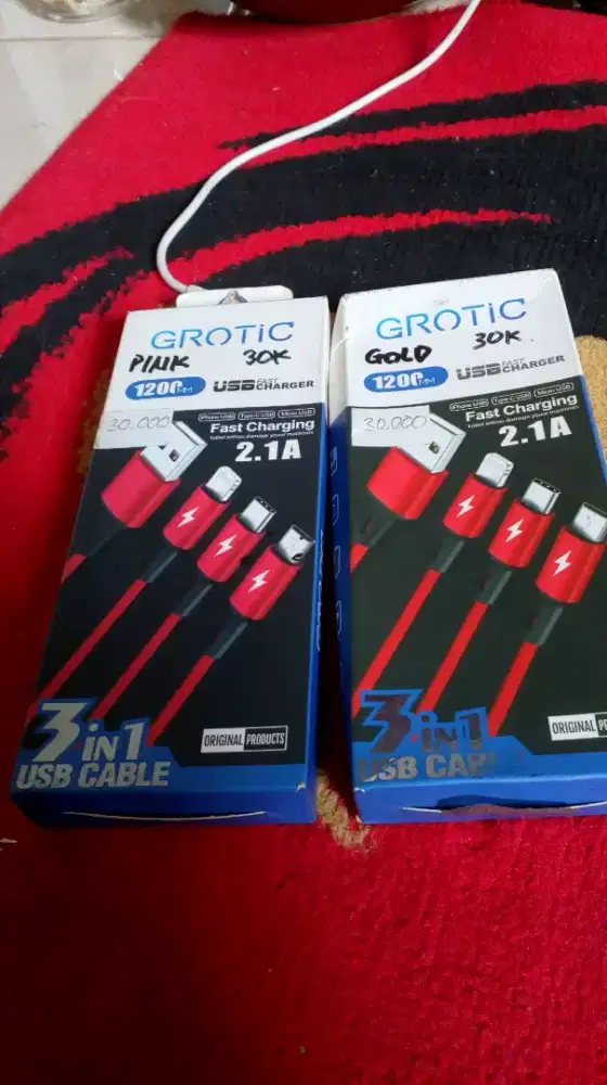 GROTIC USB FAST CHARGER 3in1USB CABLE 2,1A
