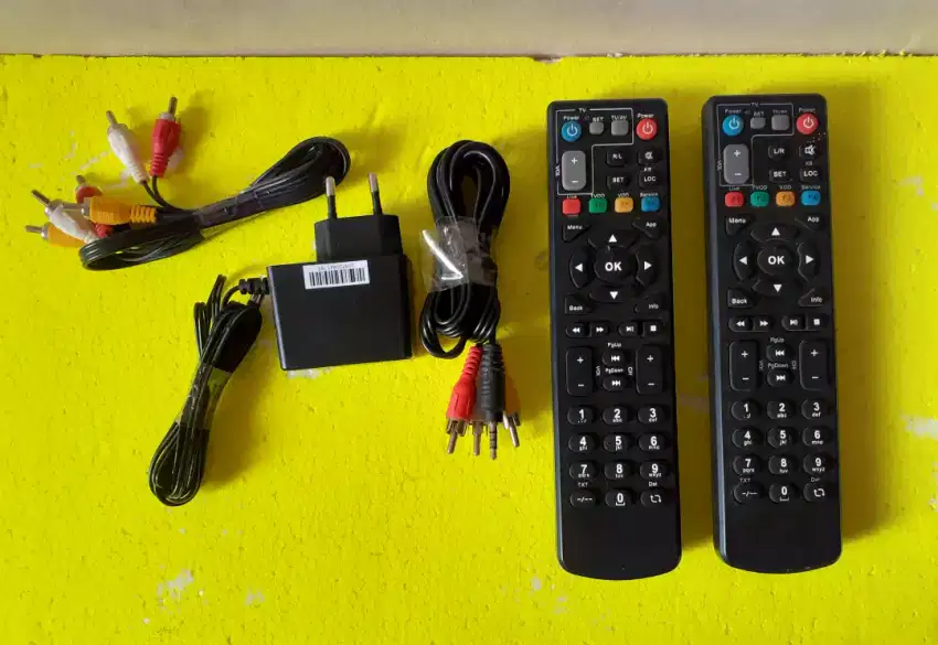 Remote, Adaptor & kabel RCA