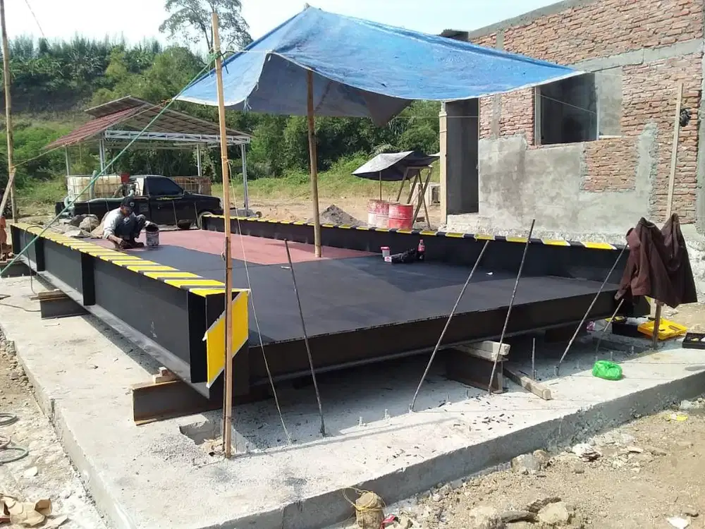 Jembatan Timbang Truk Mimika