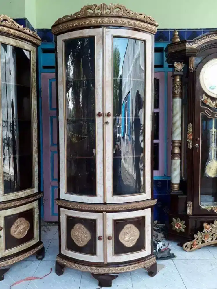 Lemari Hias/Lemari Pojok Jati