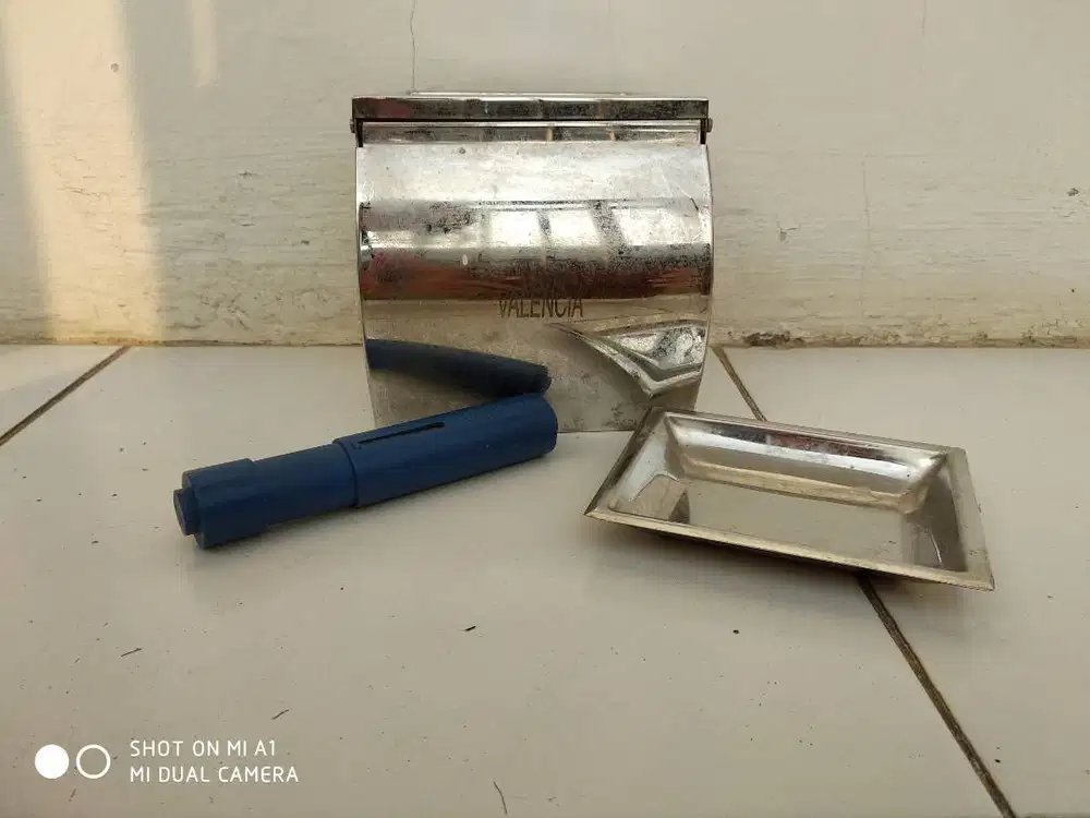 Kotak Tissue Gulung Asbak/ Tempat Tissue Asbak merk Valencia