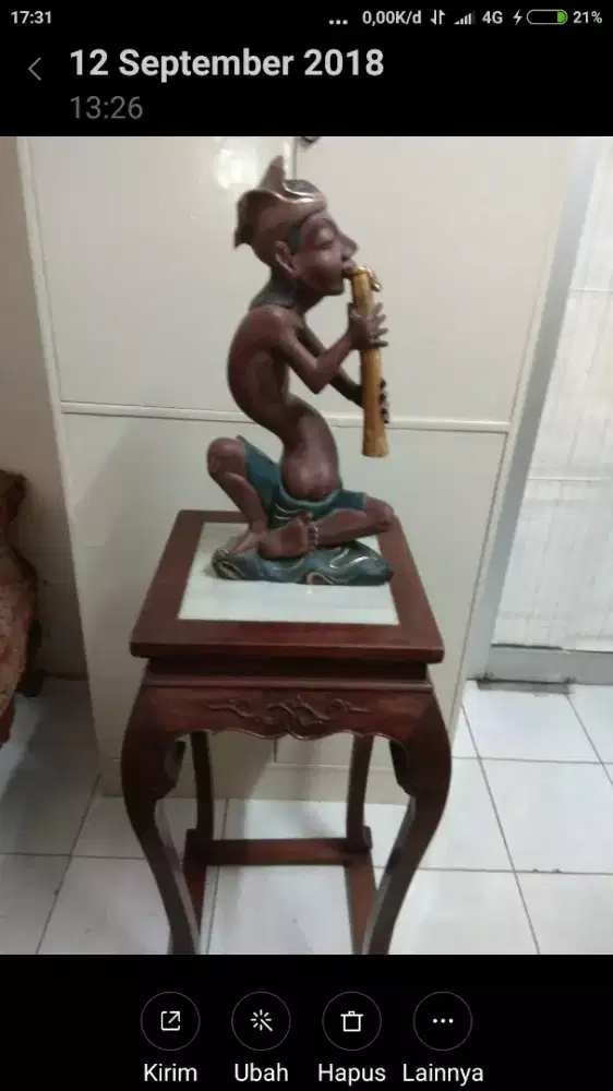 Meja kayu antik u/ tempat pajangan