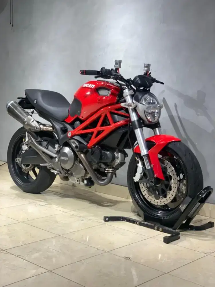 Ducati monster store 696 bekas