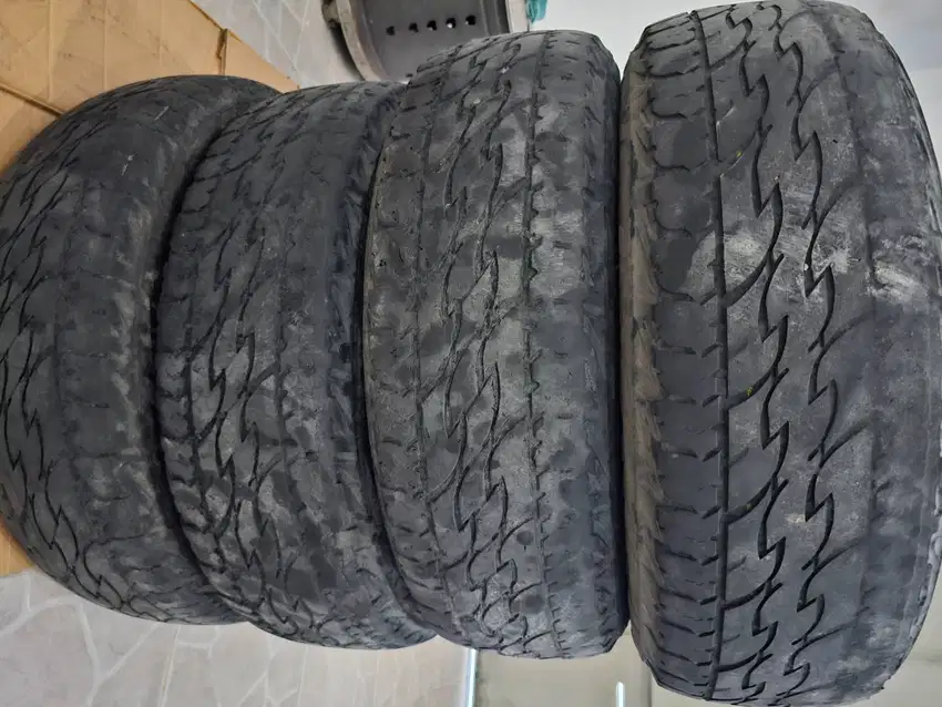 4 bh Ban Bridgestone Dueler AT 215/70/16