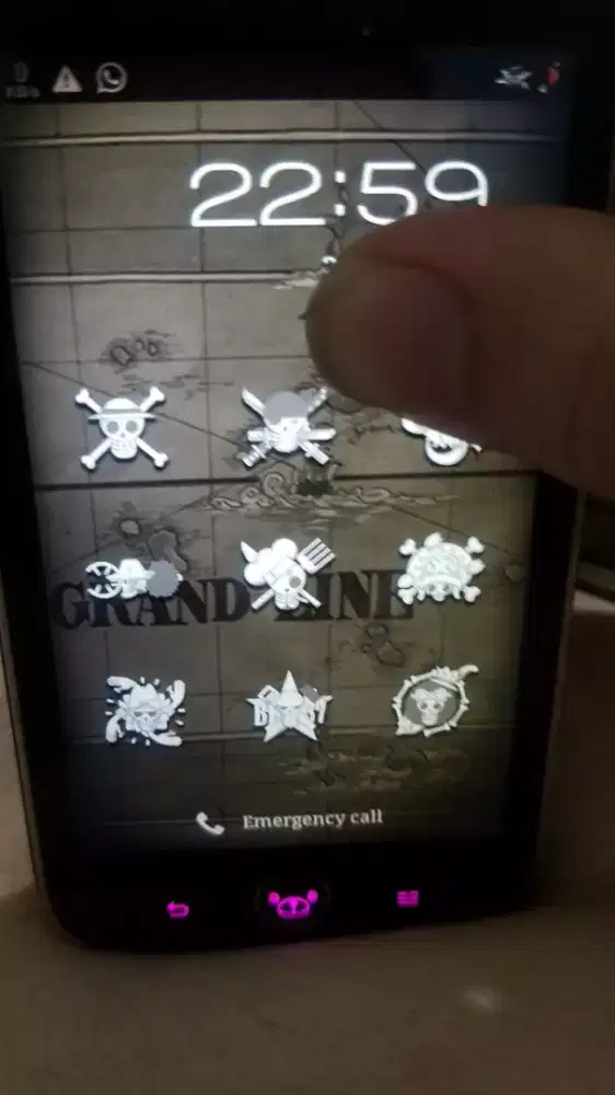 mainan hp one piece asli