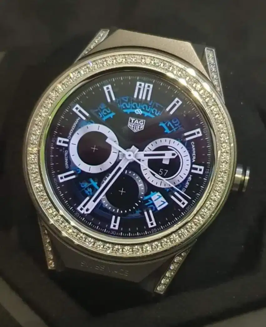 Tag Heuer Connected Modular 45 Diamonds Bezel & Lugs