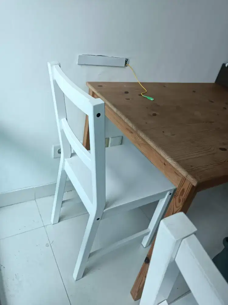 Kursi Makan IKEA Kayu Putih. Murah. Harga satuan. Ada 4 Buah