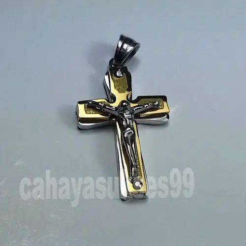Liontin Kalung Salib Yesus Titanium Gold Cross Necklace 2cm x 3cm NEW