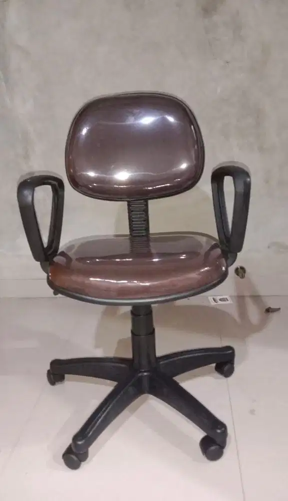 Kursi kantor sekretaris pakai tangan