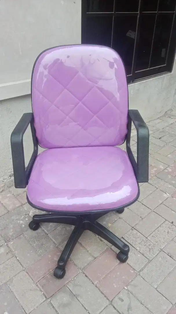 Kursi kantor manager kaki roda