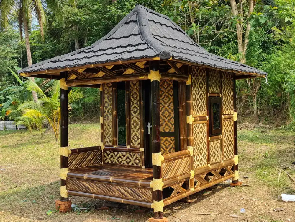Saung Gazebo Bambu dan Kayu