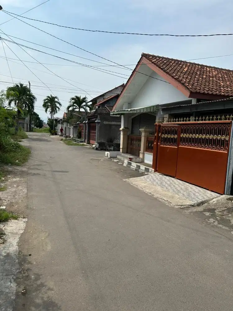 DIJUAL RUMAH SIAP HUNI - HOOK - GSI BELAKANG POLRES  CIREBON