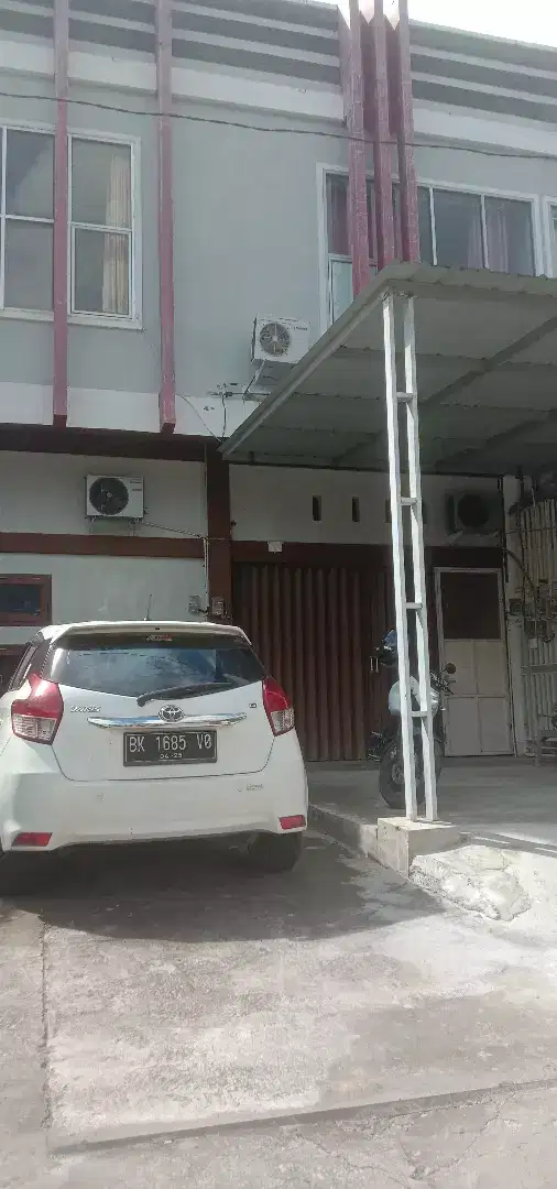 Kost untuk cowok harga 900 s/d 1,2 jt/bulan.