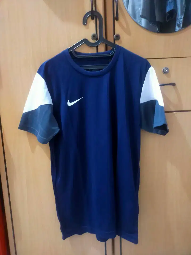 Jersey kaos olahraga