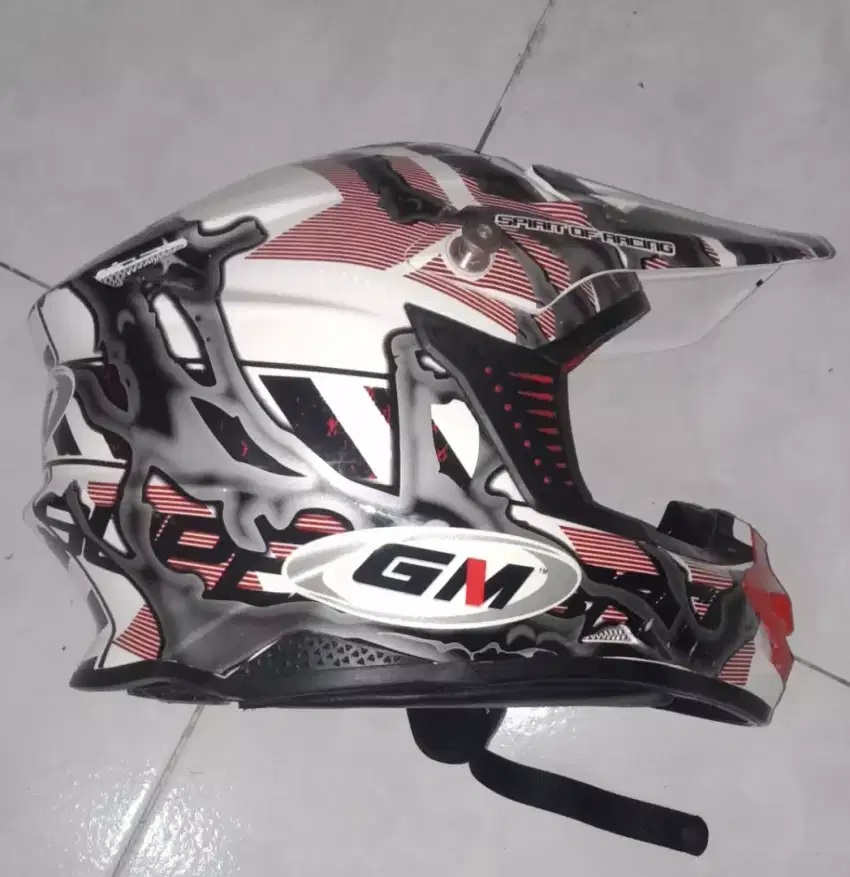 Helm cross GM size M