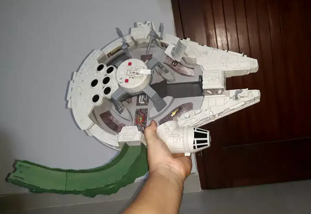 Millennium Falcon Star Wars Hot Wheels Track Diorama HW Ori