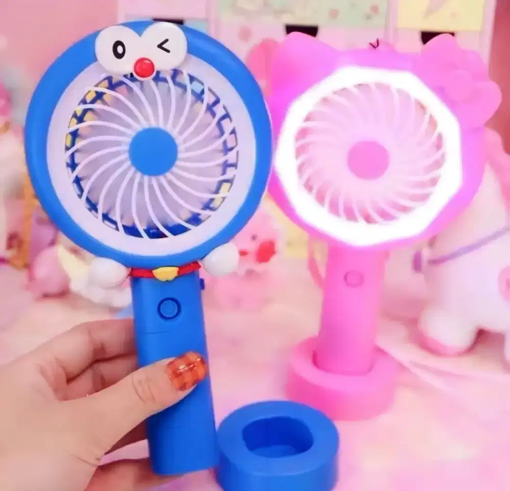 Kipas Angin Tangan Genggam Portable Mini Fan USB Hello Kitty Doraemon