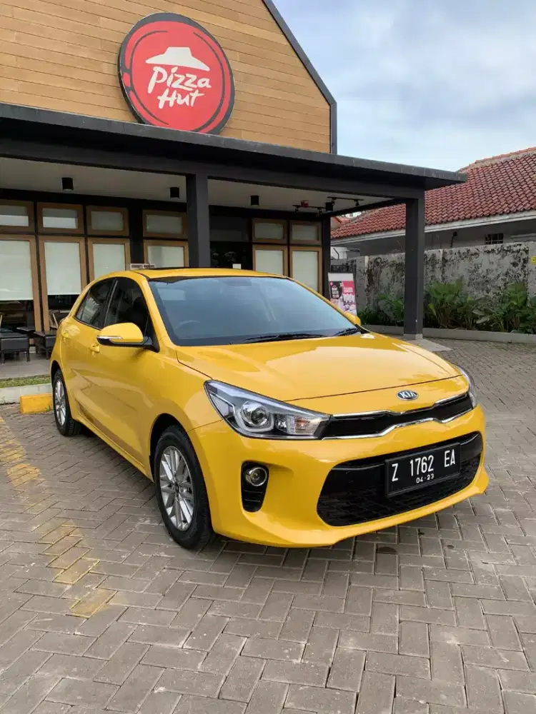 JUAL MOBIL BEKAS KIA RIO 2017 - Mobil Bekas - 914398097