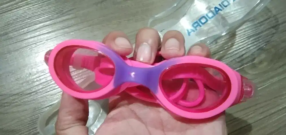 Dijual kacamata Renang Diadora