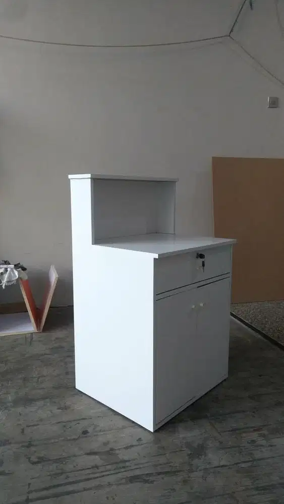 Meja kasir minimalis | 60x60x110cm