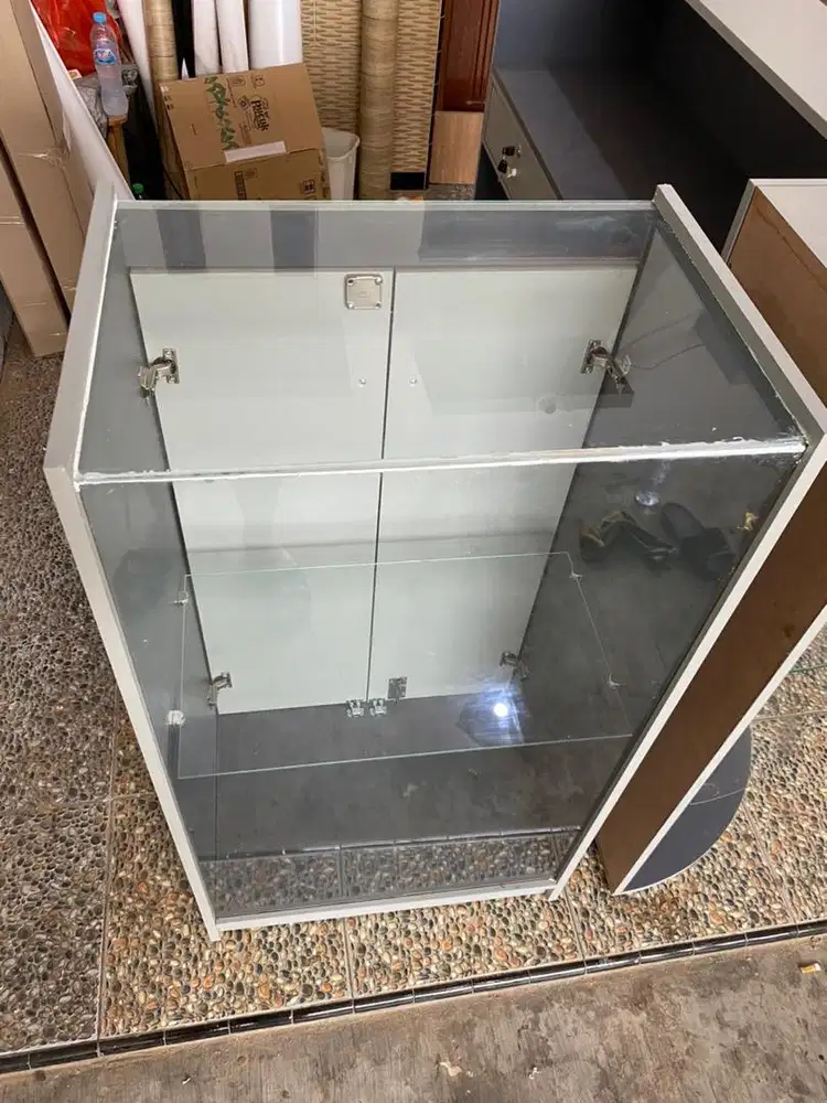 Lemari etalase atau Lemari display toko | 60x40x110cm