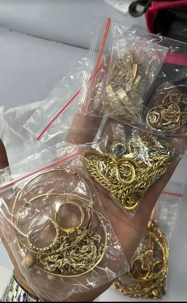 Menerima emas dan berlian tanpa surat dengan harga tinggi