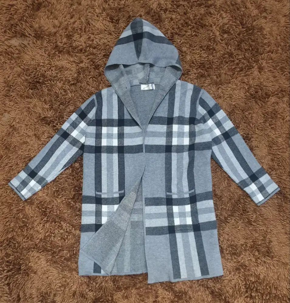 Cardigan Rajut tebal ARTISTIC
Made in Korea