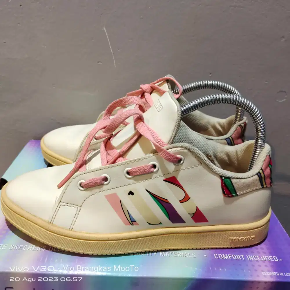 Sepatu TOMKINS pink original