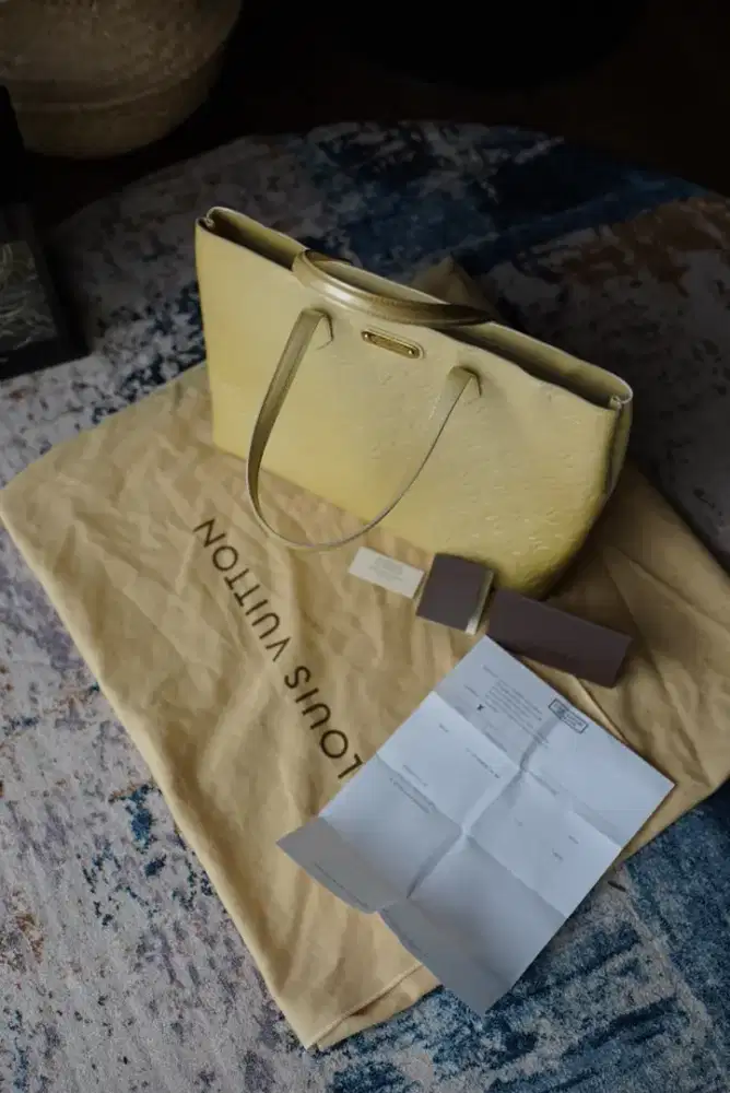 Super good condition, LV MONOGRAM VERNIS LLG TOTE BAG fullset dust bag