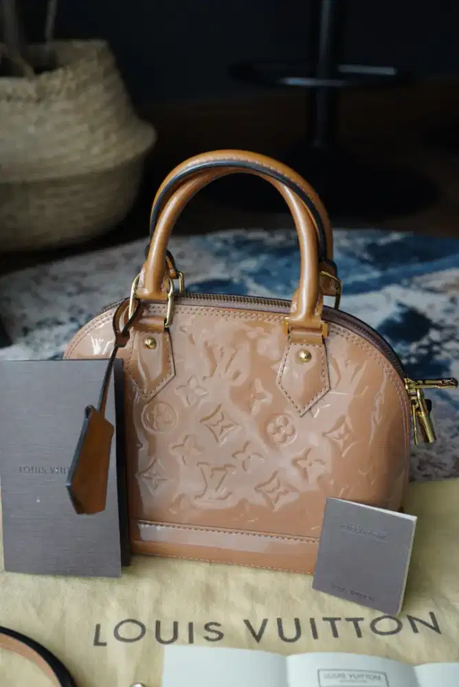 Super Good Cond., MINI ALMA BB MONOGRAM VERNIS fullset dustbag.