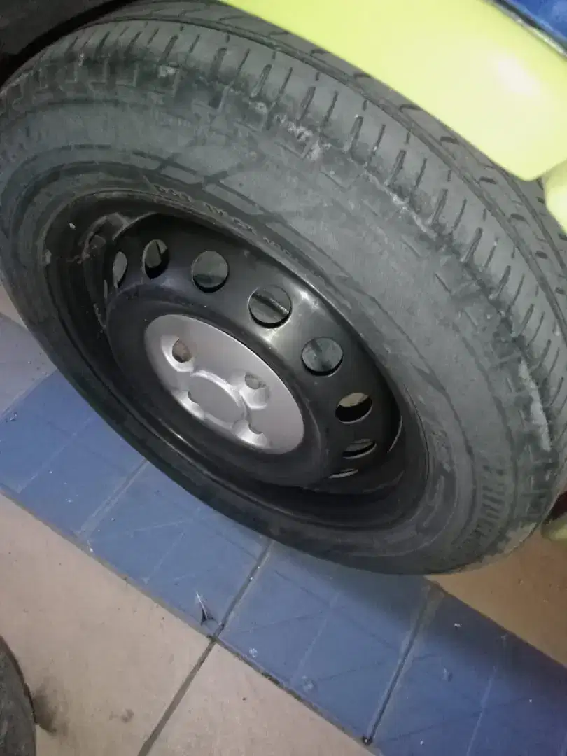 Velg Ring 14 + Ban 164/65 Bekas Suzuki Karimun Kotak