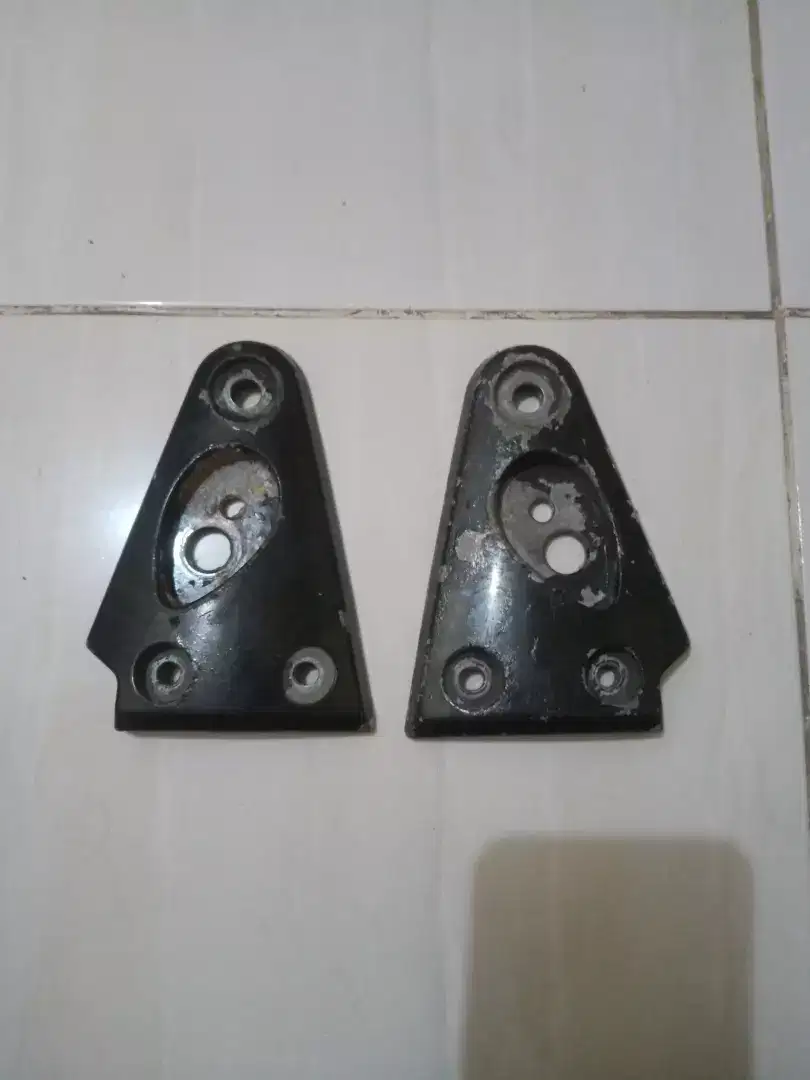 kupingan lampu Tiger Revo lama orisinil